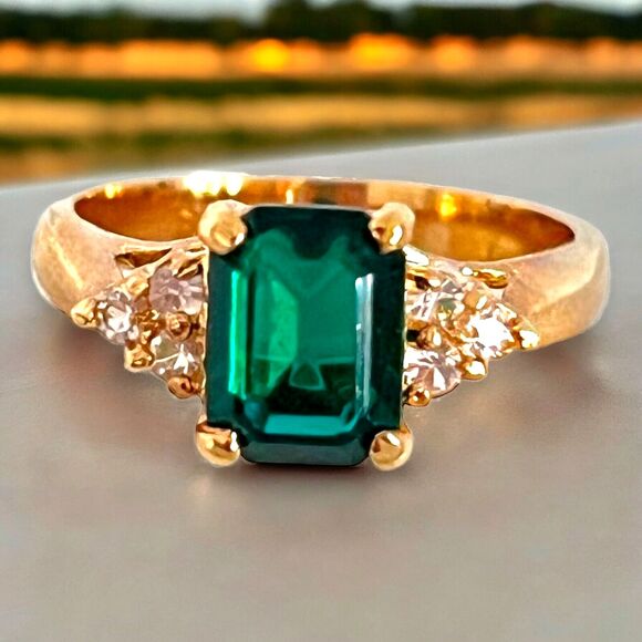 Vintage Ring Size 9 Green Crystal CZ 14K Gold Plate Mid-Century MCM 14T - Picture 3 of 10